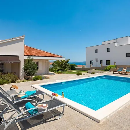 Gloriamaris Villa